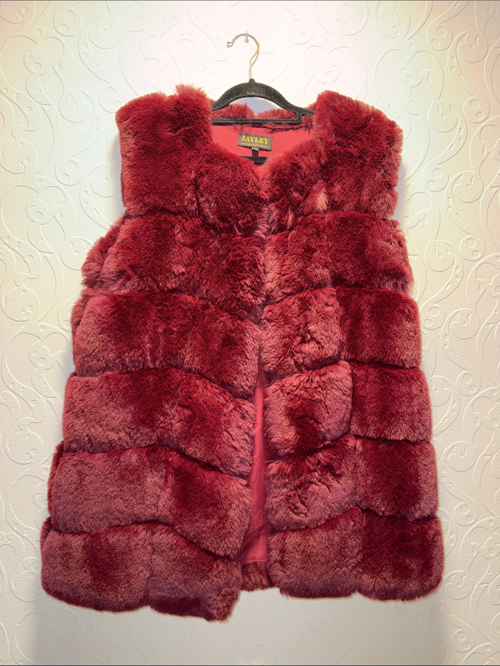 JAYLEY Plush Burgundy Faux Fur Vest